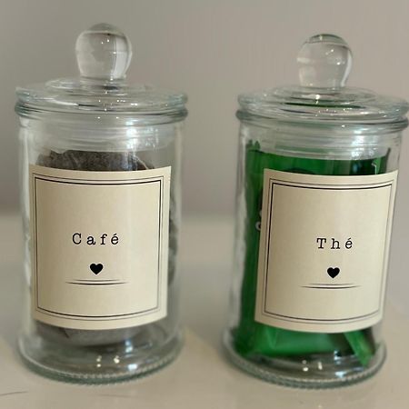 La Tomette - Le Charme De L'Authentique Apartment Maury Luaran gambar